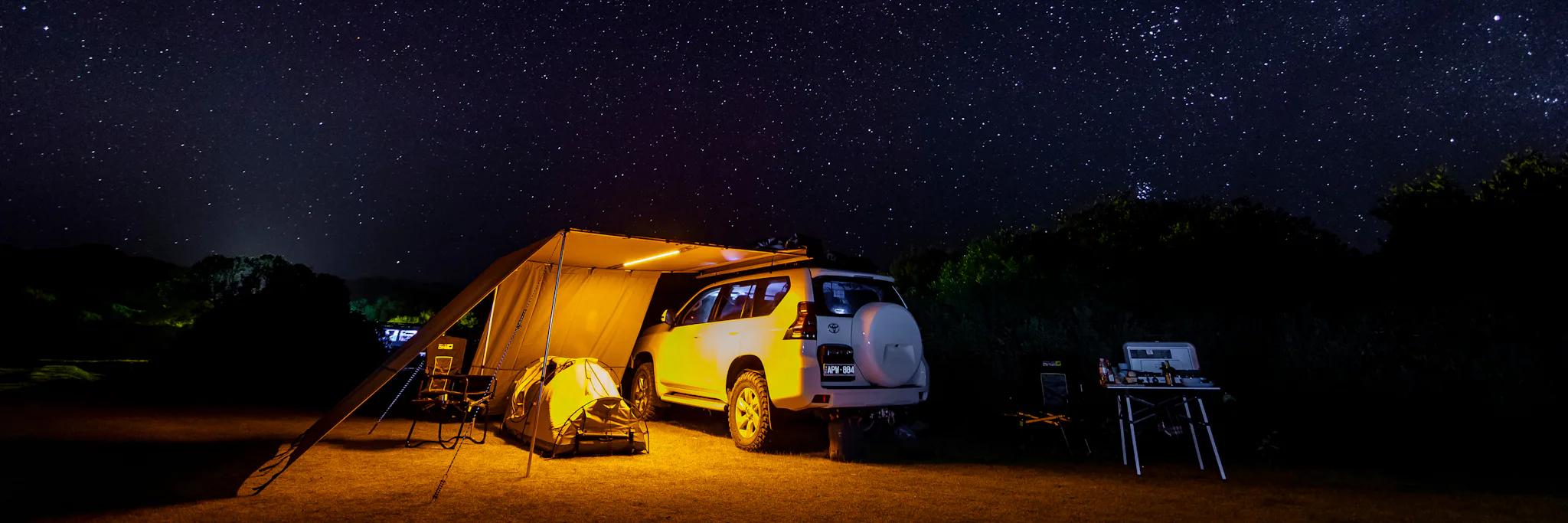 4x4 camping beneath the stars